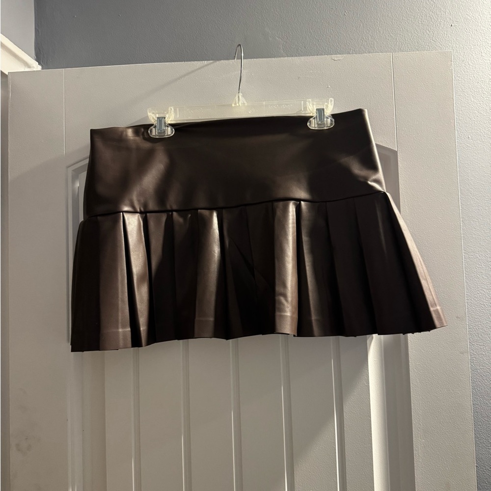 Norma Kamali Pleated Pickleball Skirt in Chocolate Size XL - Picture 3 of 4